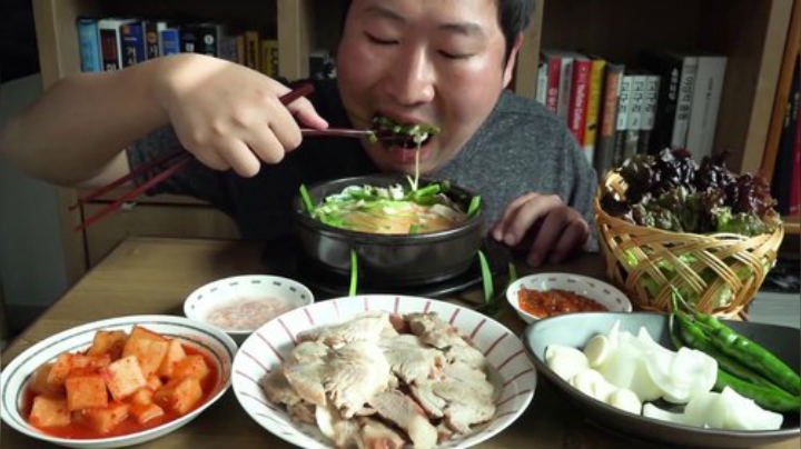 清脆爽口的腌萝卜教程来啦！和猪肉汤饭水煮肉片搭配味道超好！