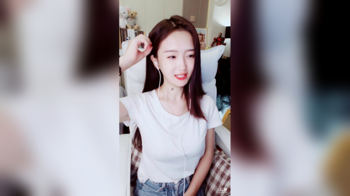 登月团丶离去发布了一个斗鱼视频2020-08-04