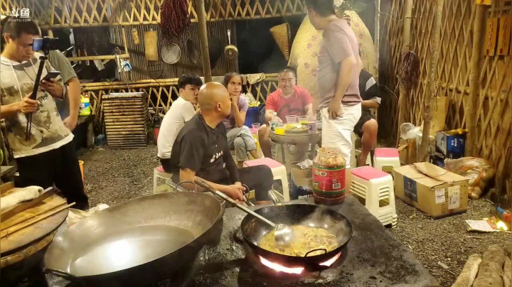 晚上满江红火锅走起(≧ω≦)/ 2020-08-03 22点场