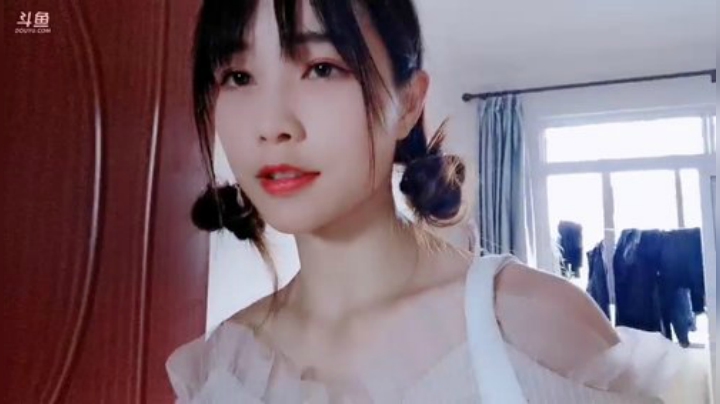 肖淑洁生命中的光和盐发布了一个斗鱼视频2020-08-04