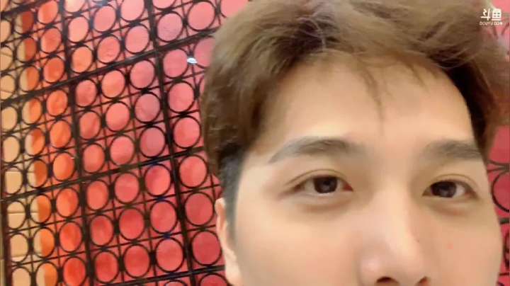 赖小峰    吃饭中 2020-08-05 23点场