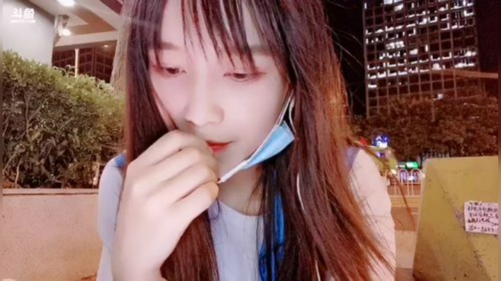 菜菜的瓜皮帽发布了一个斗鱼视频2020-08-06