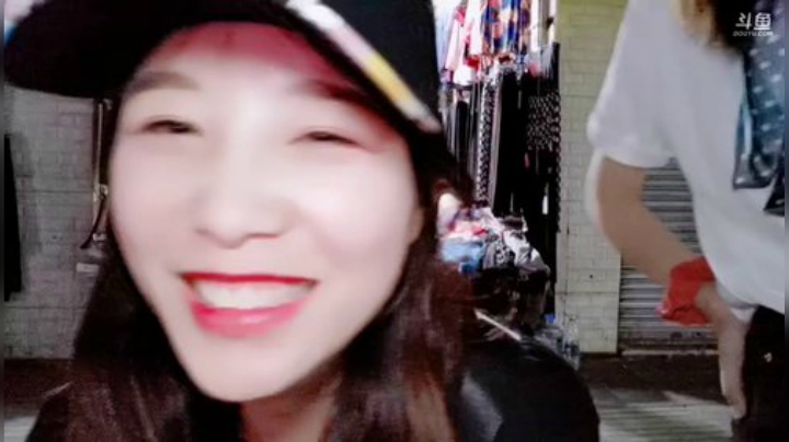 菜菜的瓜皮帽发布了一个斗鱼视频2020-08-07