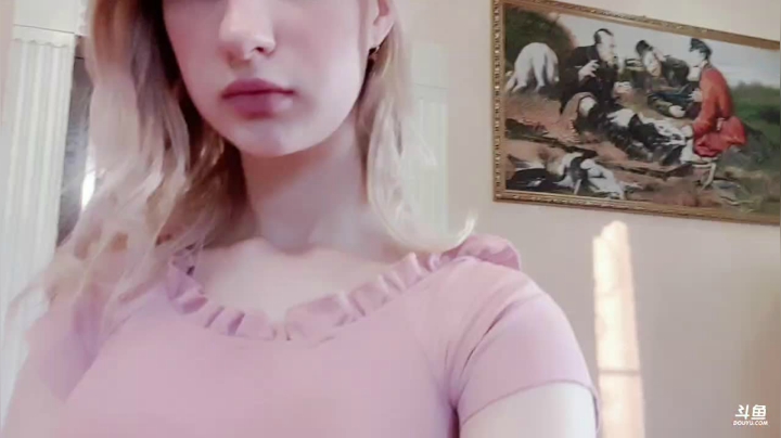 别墅美女小烧烤。 2020-08-08 20点场