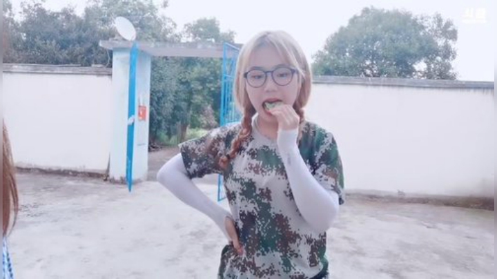 菜菜的瓜皮帽发布了一个斗鱼视频2020-08-10