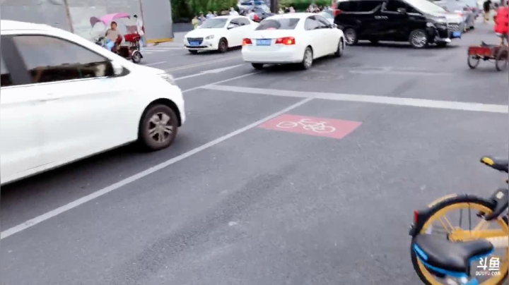 太古里 见女网友 2020-08-10 18点场