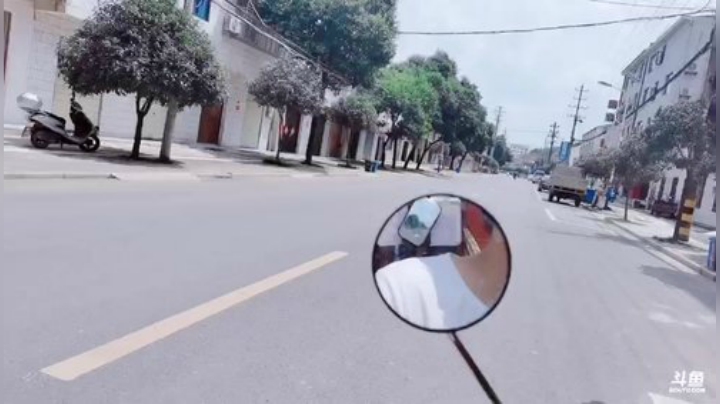 肖淑洁生命中的光和盐发布了一个斗鱼视频2020-08-11