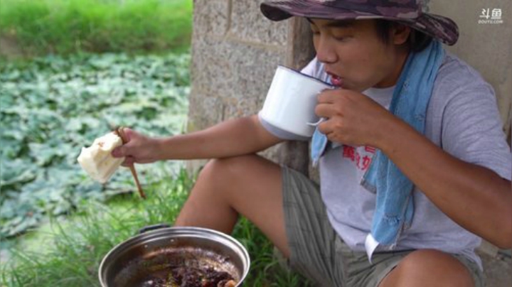 哆啦爱梦梦发布了一个斗鱼视频2020-08-11