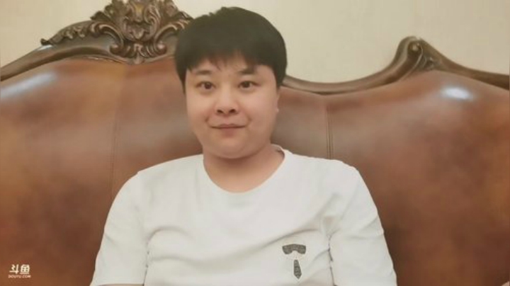 旧欢若梦灬发布了一个斗鱼视频2020-08-12