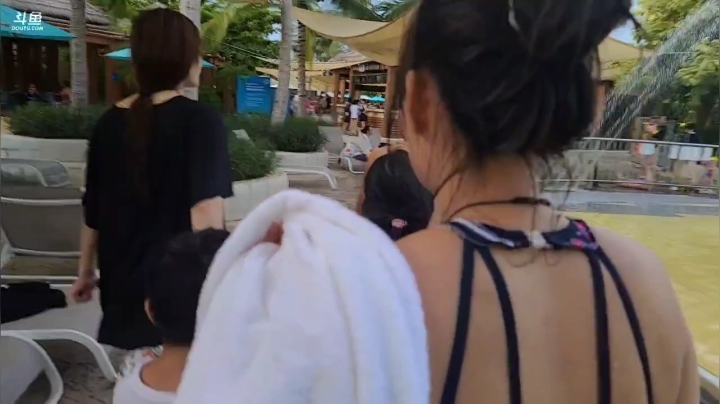 我在斗鱼看黑人毅直播户外