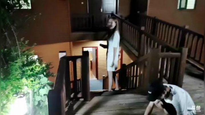 悉悉好美我爱了发布了一个斗鱼视频2020-08-17