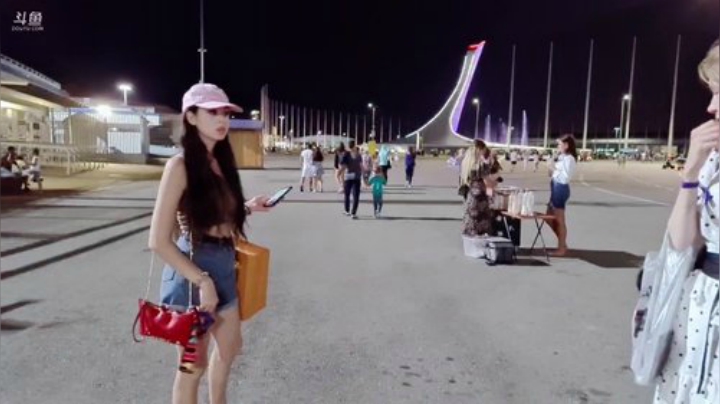 我在斗鱼看俄罗斯教父直播户外