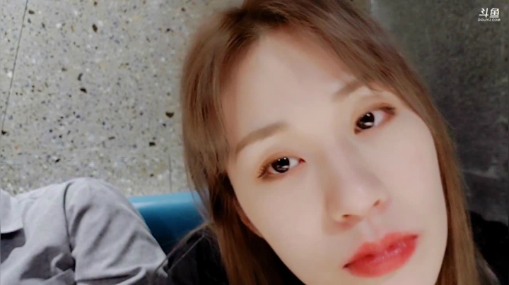 北京。两男两女 嘿嘿嘿 2020-08-20 22点场