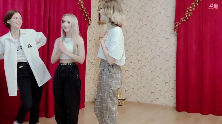带新美女回家吃晚餐。 2020-08-22 19点场