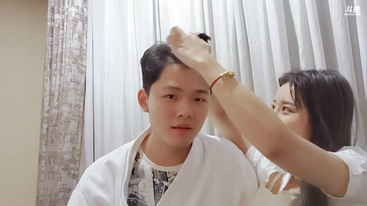 好棒的小姐姐 2020-08-22 03点场