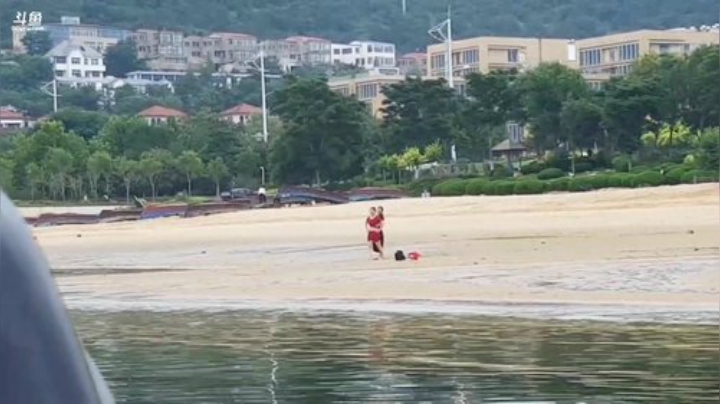 我在斗鱼看威海大叔直播美食