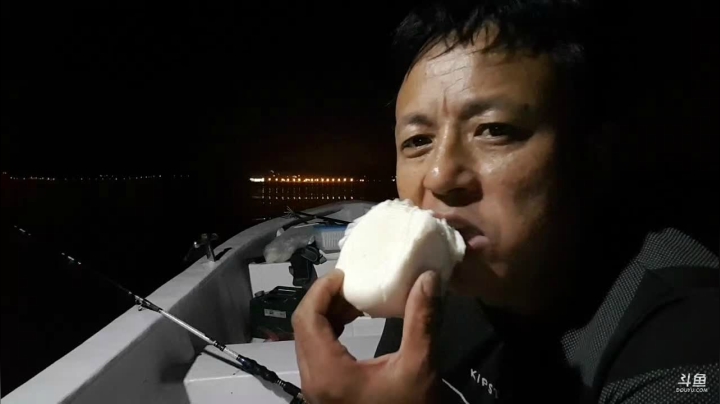 风里雨里，美食钓鱼走起！ 2020-08-23 01点场