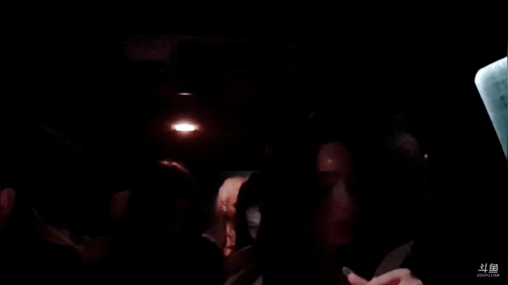 别墅烧烤美女party 2020-08-25 01点场