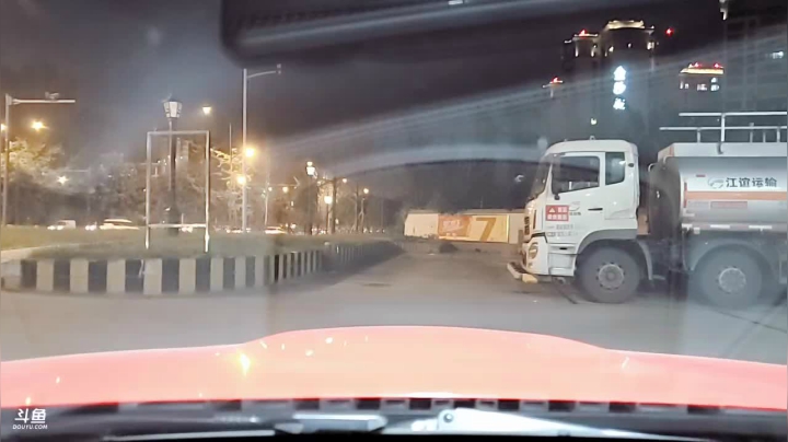 跟女网友户外过七夕！ 2020-08-25 21点场