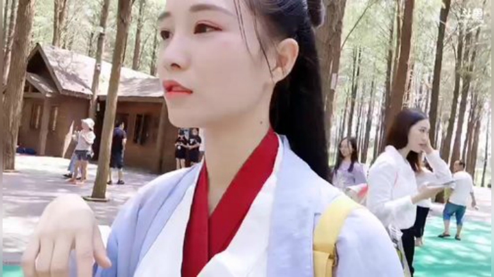 肖淑洁生命中的光和盐发布了一个斗鱼视频2020-08-27