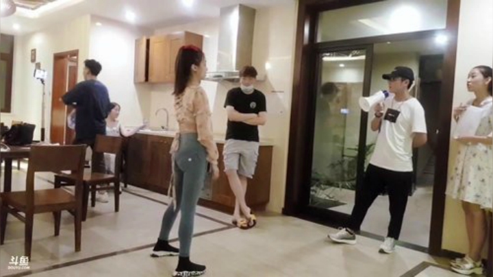 西北老狼哥哥发布了一个斗鱼视频2020-08-28