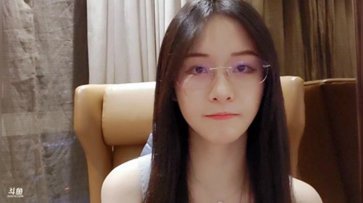 旧欢若梦灬发布了一个斗鱼视频2020-08-28