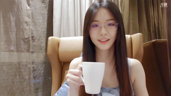 格莱美发布了一个斗鱼视频2020-08-28