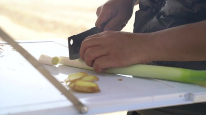 我在斗鱼看野食小哥直播美食