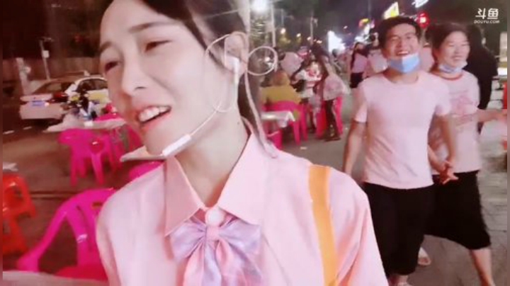 肖淑洁生命中的光和盐发布了一个斗鱼视频2020-08-31