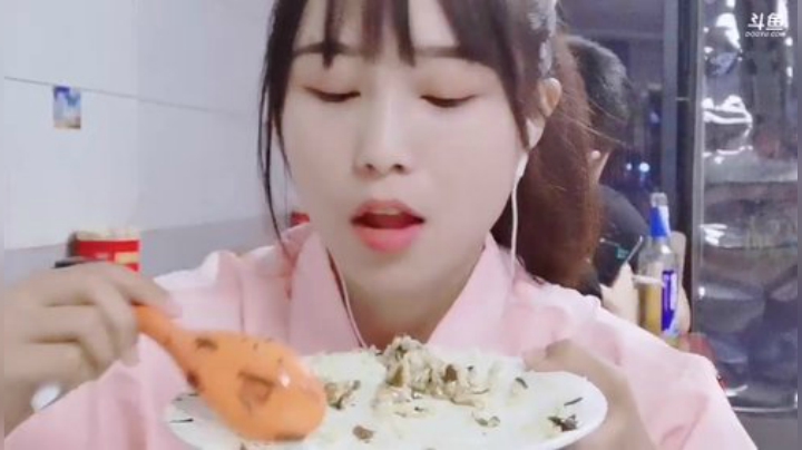 菜菜的瓜皮帽发布了一个斗鱼视频2020-08-31