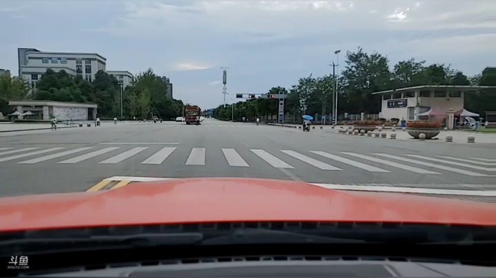 法拉利m4兄弟二人行 2020-09-02 16点场