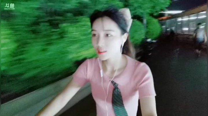 藤一的小幸运发布了一个斗鱼视频2020-09-02