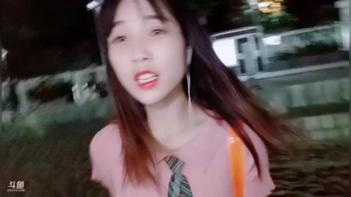 圆园团团发布了一个斗鱼视频2020-09-02