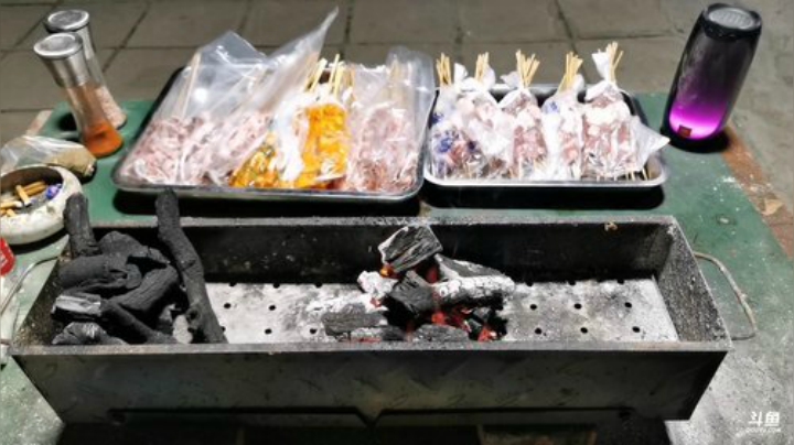 我在斗鱼看无尽无尽的无尽直播美食