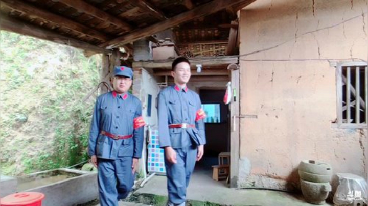我在斗鱼看火力堂主直播户外