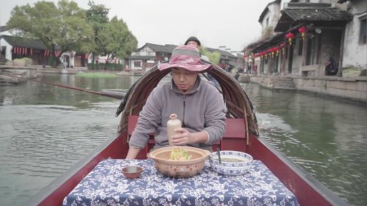 我在斗鱼看YESHI小哥直播美食