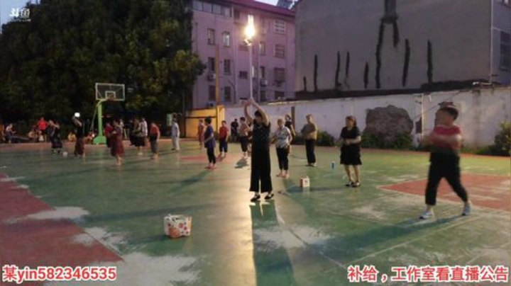 我在斗鱼看黑人毅直播户外