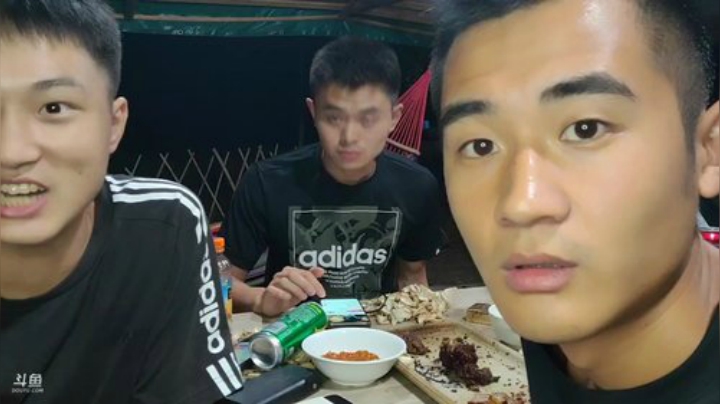 登哥后撤步三分发布了一个斗鱼视频2020-09-06