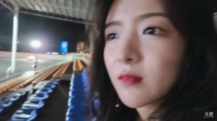 我在斗鱼看国民大舅哥直播户外