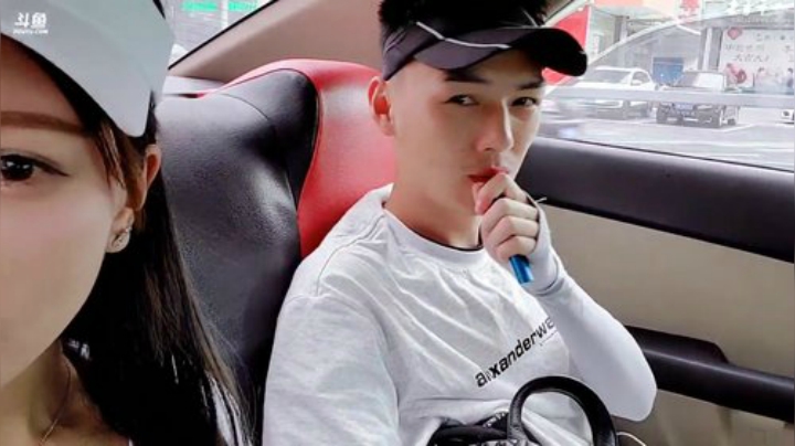 我在斗鱼看刘小七7直播户外