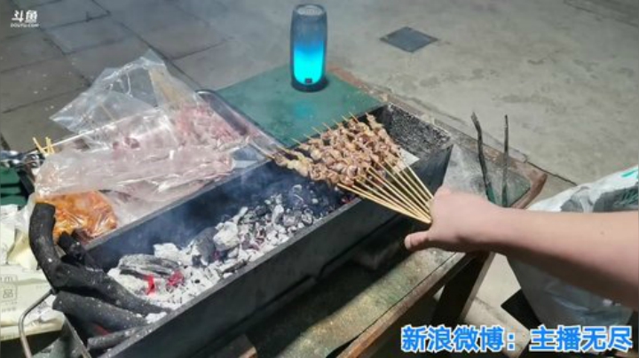 我在斗鱼看无尽无尽的无尽直播美食
