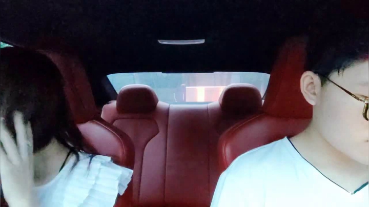 去见美女 面试员工 2020-09-11 18点场