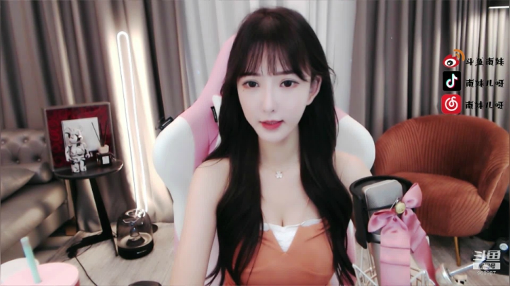 170的模特MM会跳舞 2020-09-11 22点场
