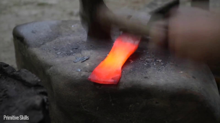 真人我的世界-空手发展-单人炼铁  E95 制作木匠工具