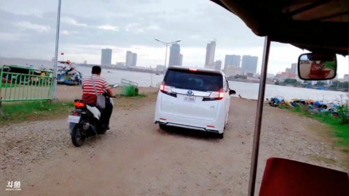 我在斗鱼看M3徐若曦直播户外