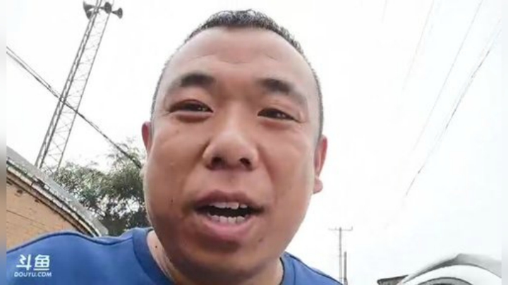 车牌漏了