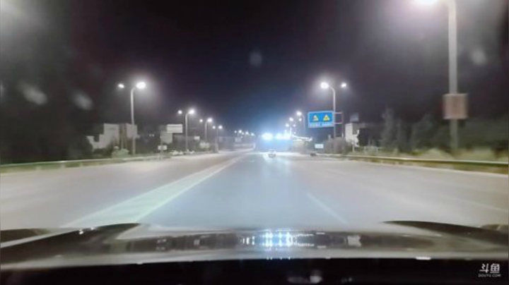 我在斗鱼看火力堂主直播户外