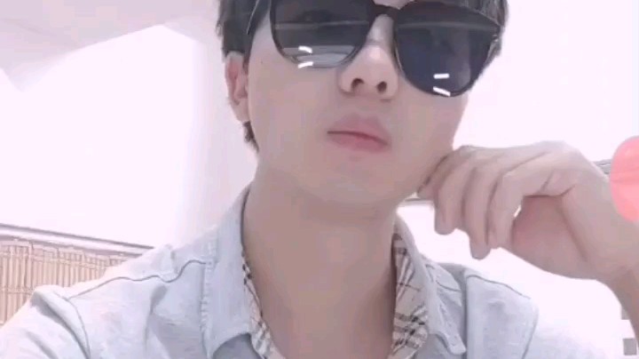 近期发福脸圆了哈哈哈[鲨鱼狗骨头]