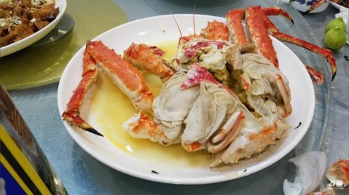 我在斗鱼看威海大叔直播美食