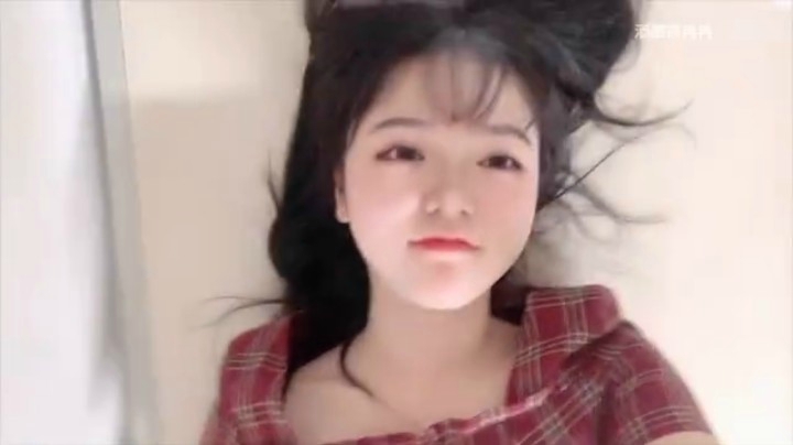 [流畅 360P] 学校里大批妹子找男友？唯一要求是力气大，